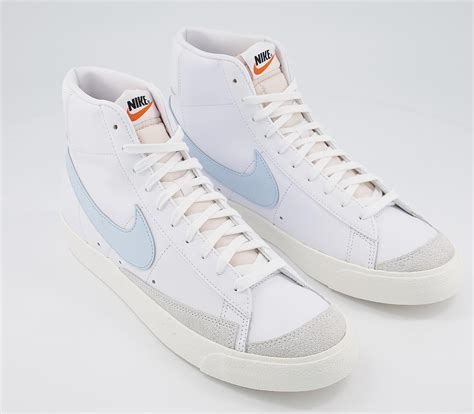 Nike Women's Blazer Mid 77 Shoes 